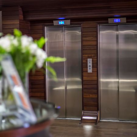 Hotel Beyond Измир Екстериор снимка