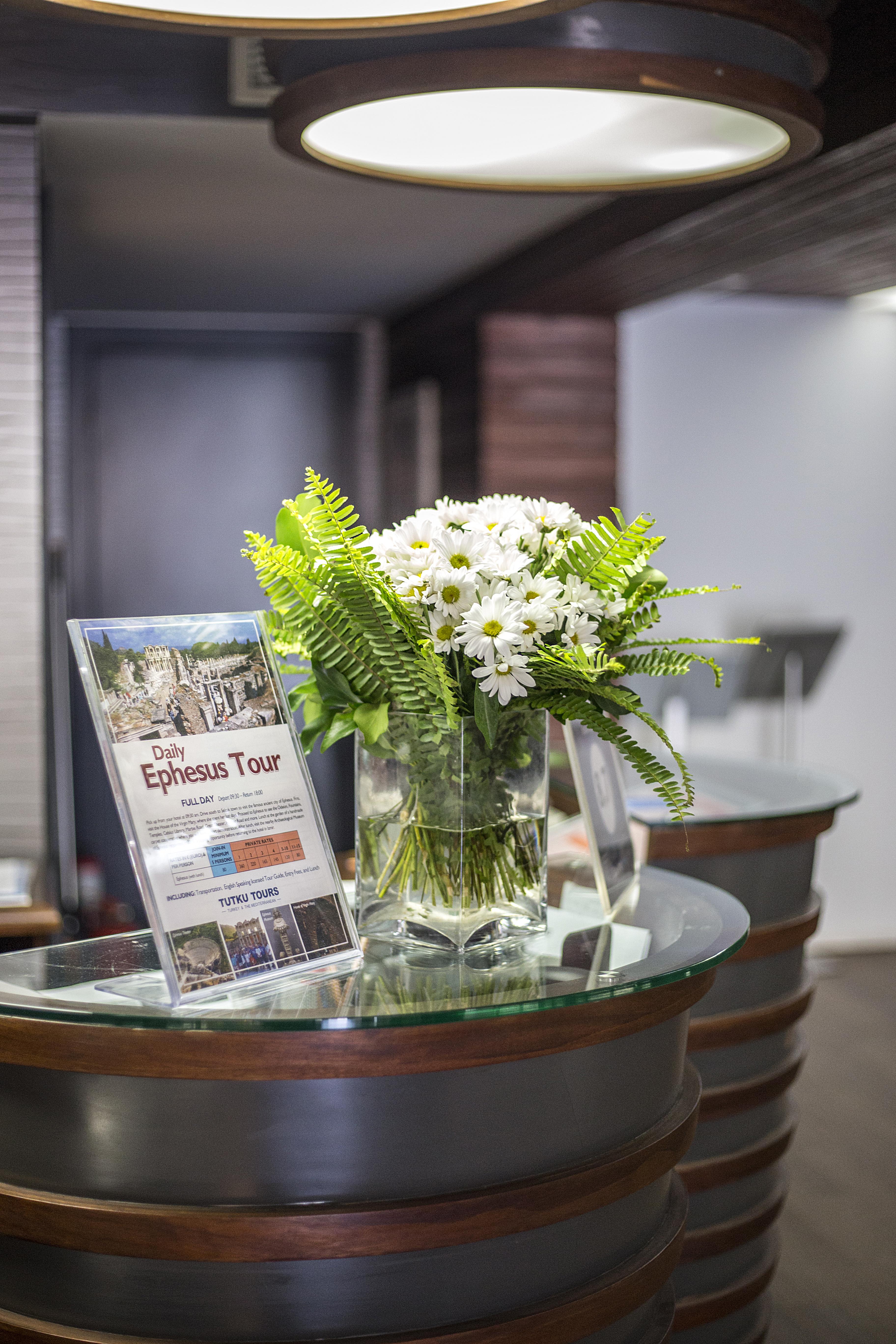 Hotel Beyond Измир Екстериор снимка